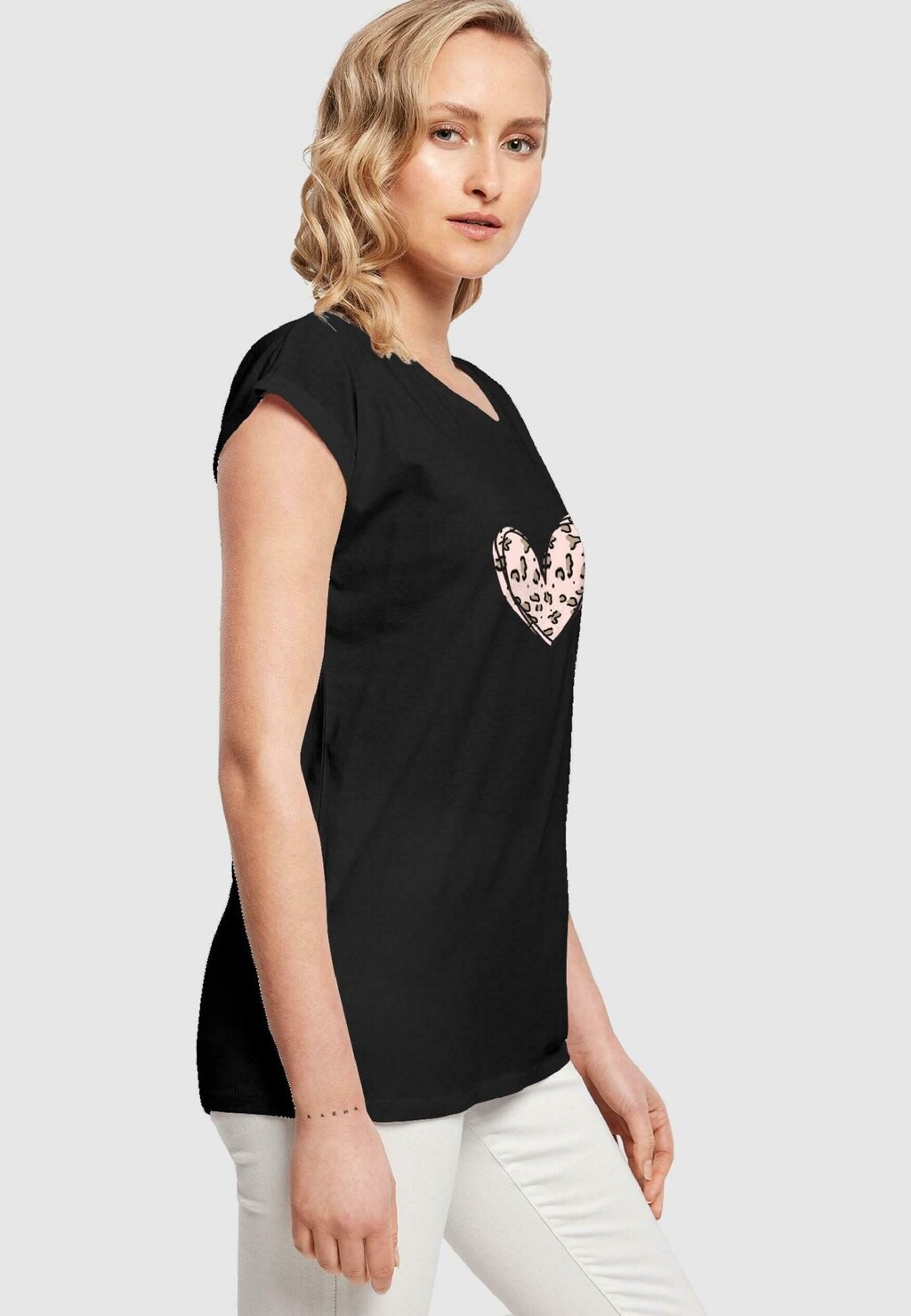 

Футболки с принтом VALENTINES DAY-LEOPARD HEART EXTENDED Merchcode, черный