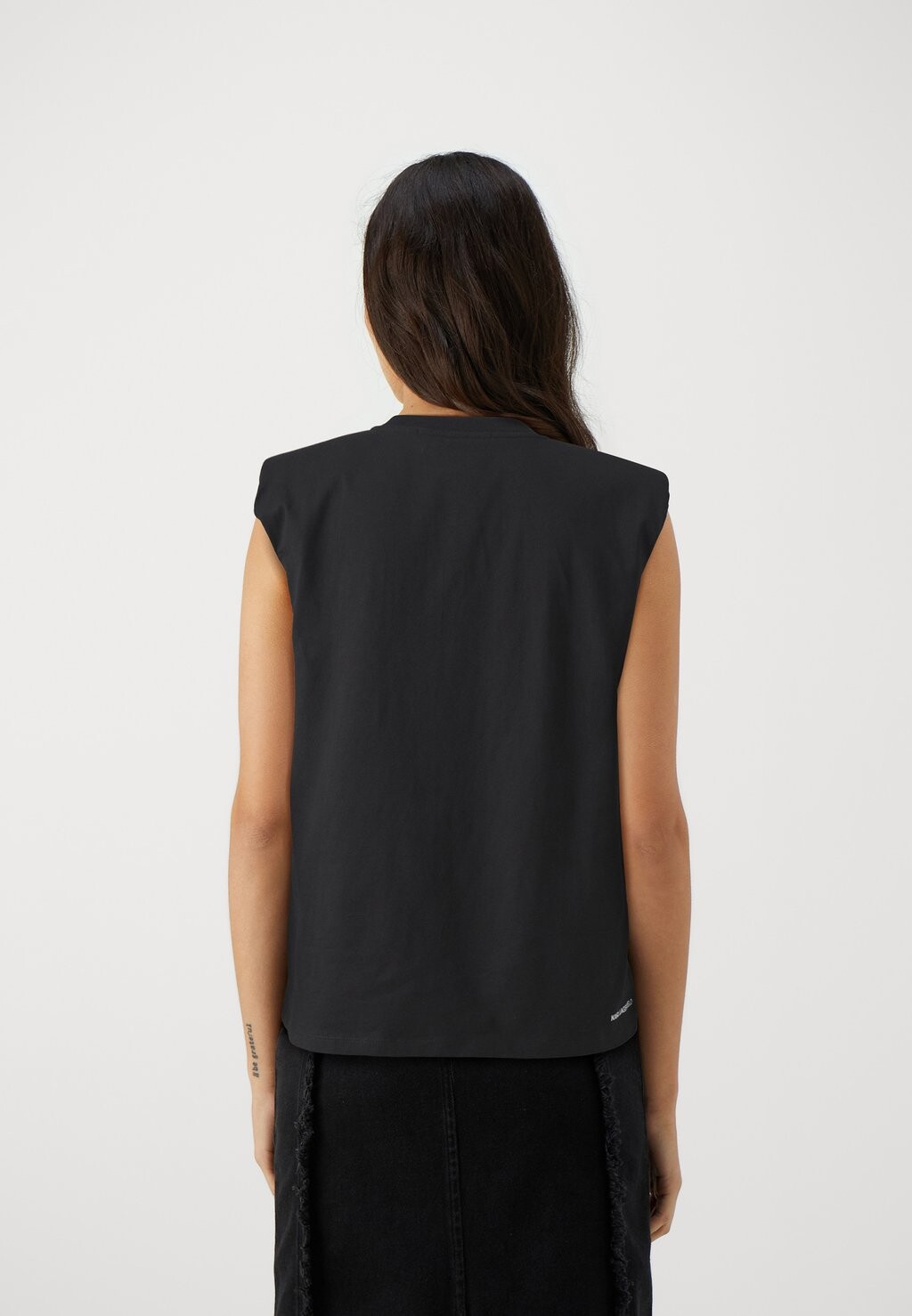 

Принт на футболке SUNGLASSES SHOULDER PAD TANK KARL LAGERFELD, черный