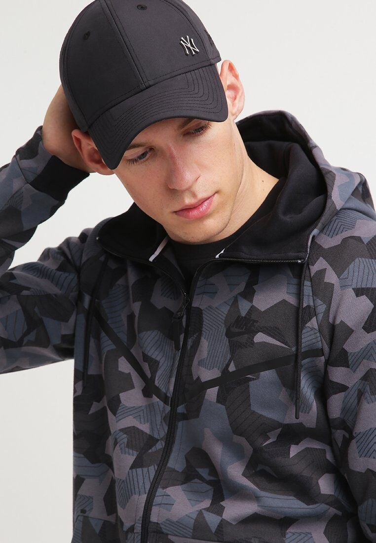 

Бейсболка New Era, черный