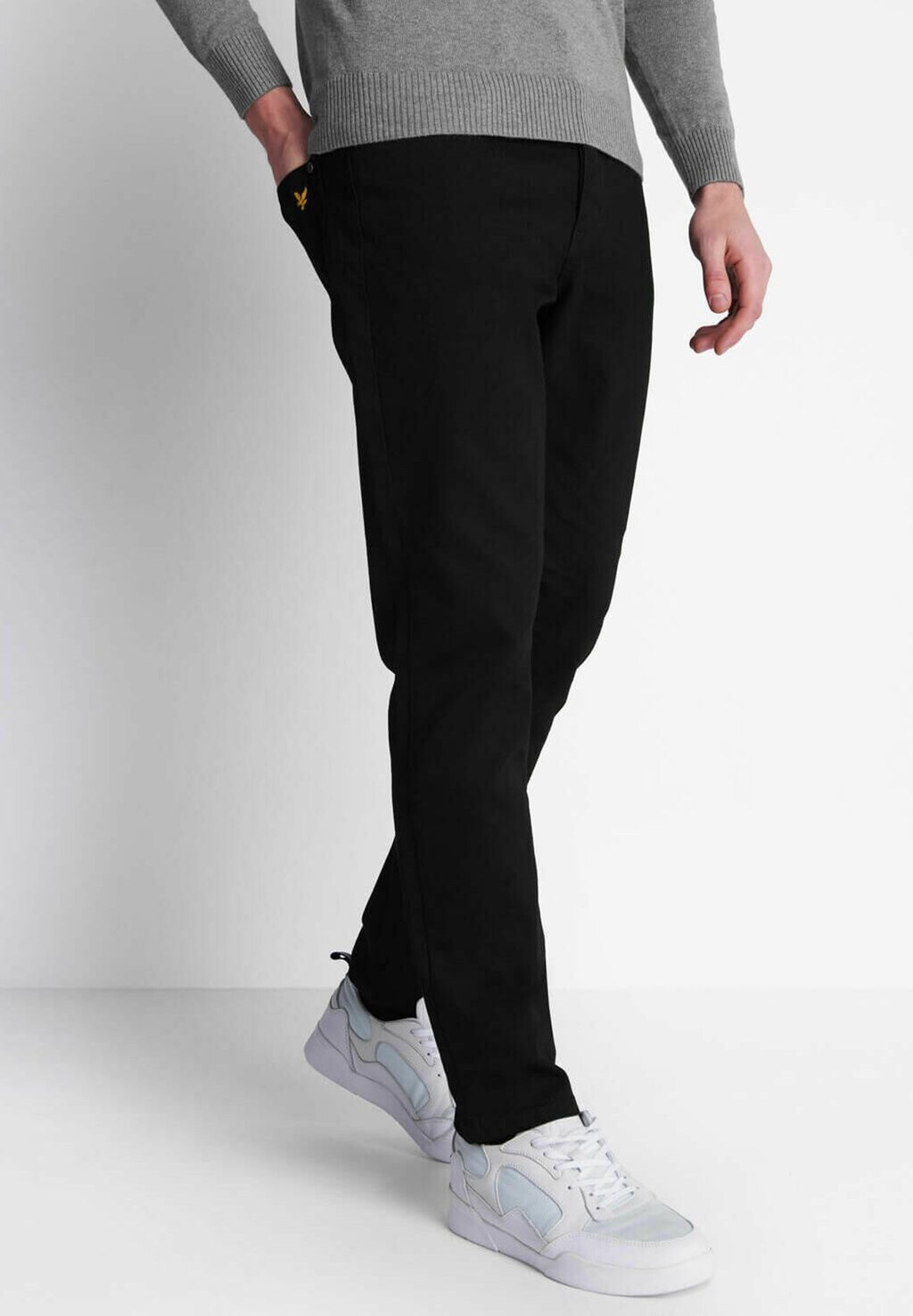 

Джинсы облегающего кроя Lyle & Scott