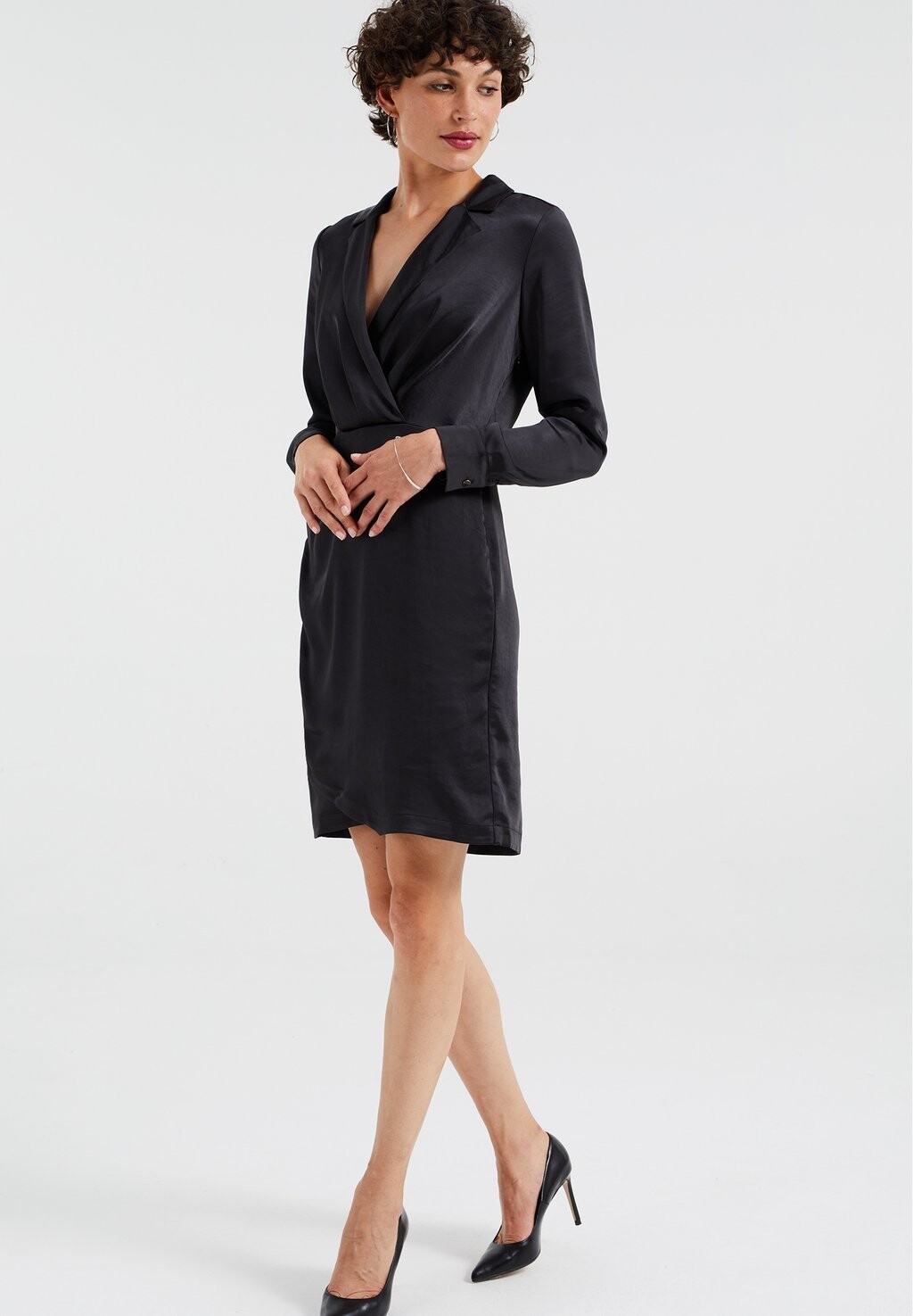 

Платье-футляр WE Fashion, цвет black