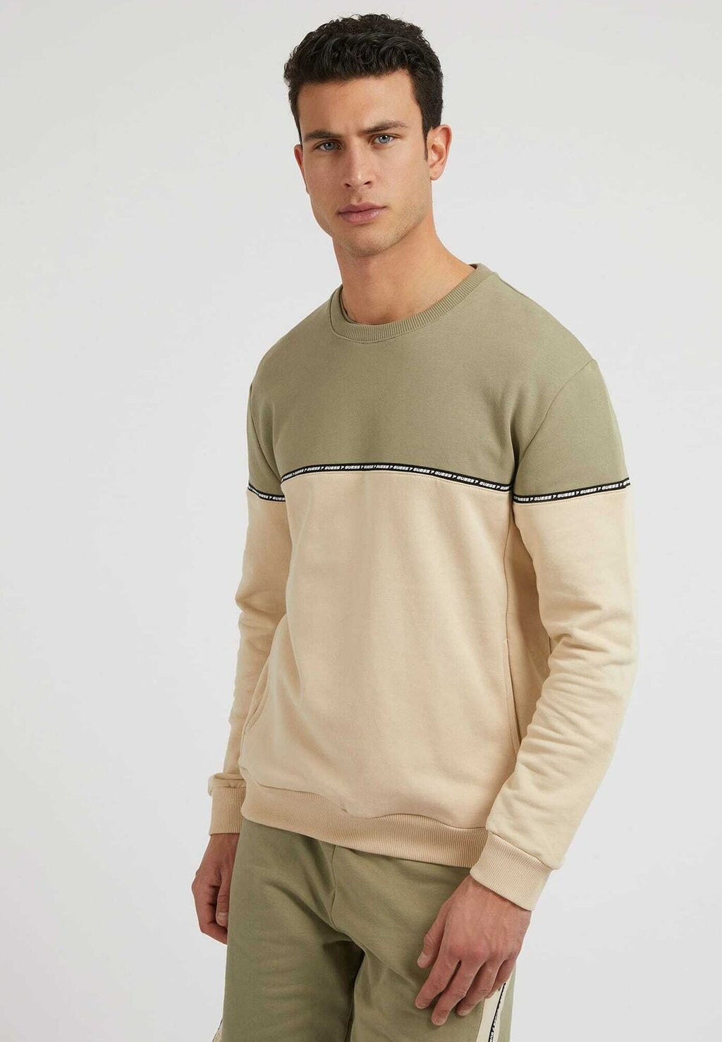 

Толстовка Guess