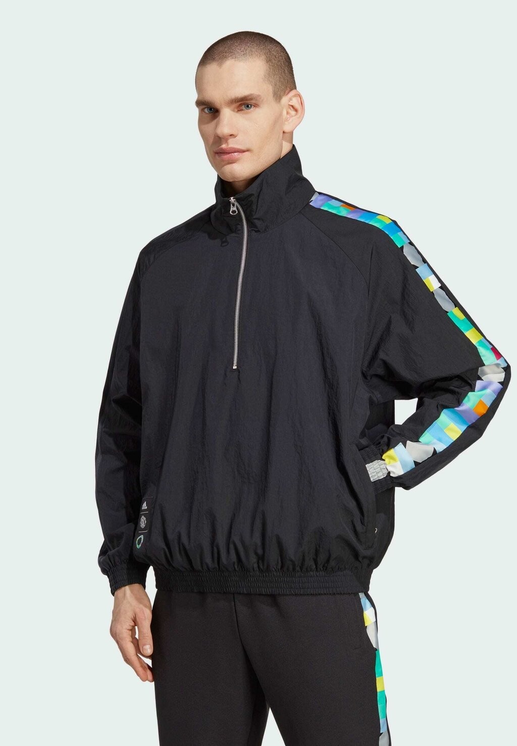 

Спортивная куртка Adidas, черная