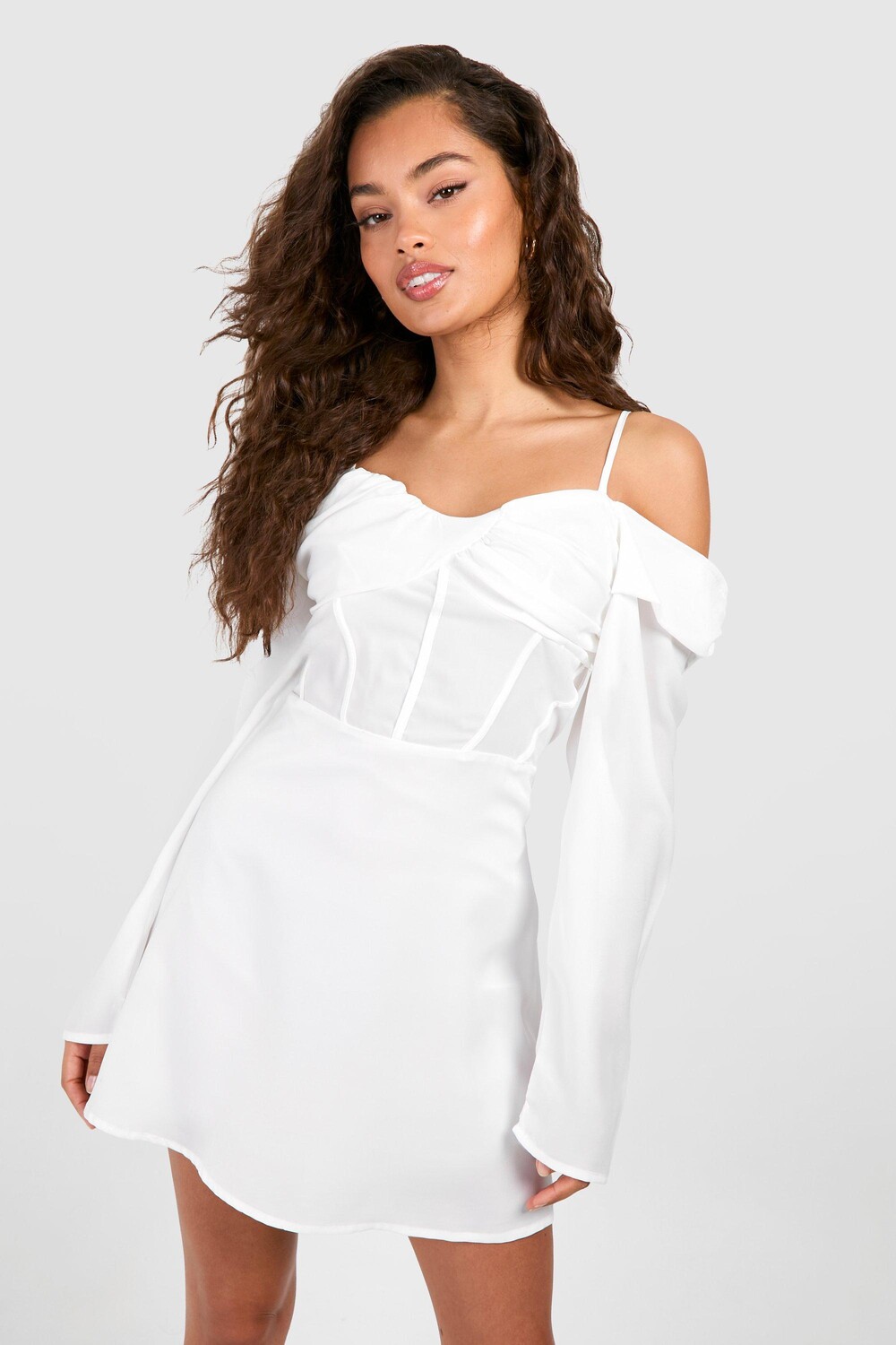 

Атласное мини-платье с корсетом boohoo, белый