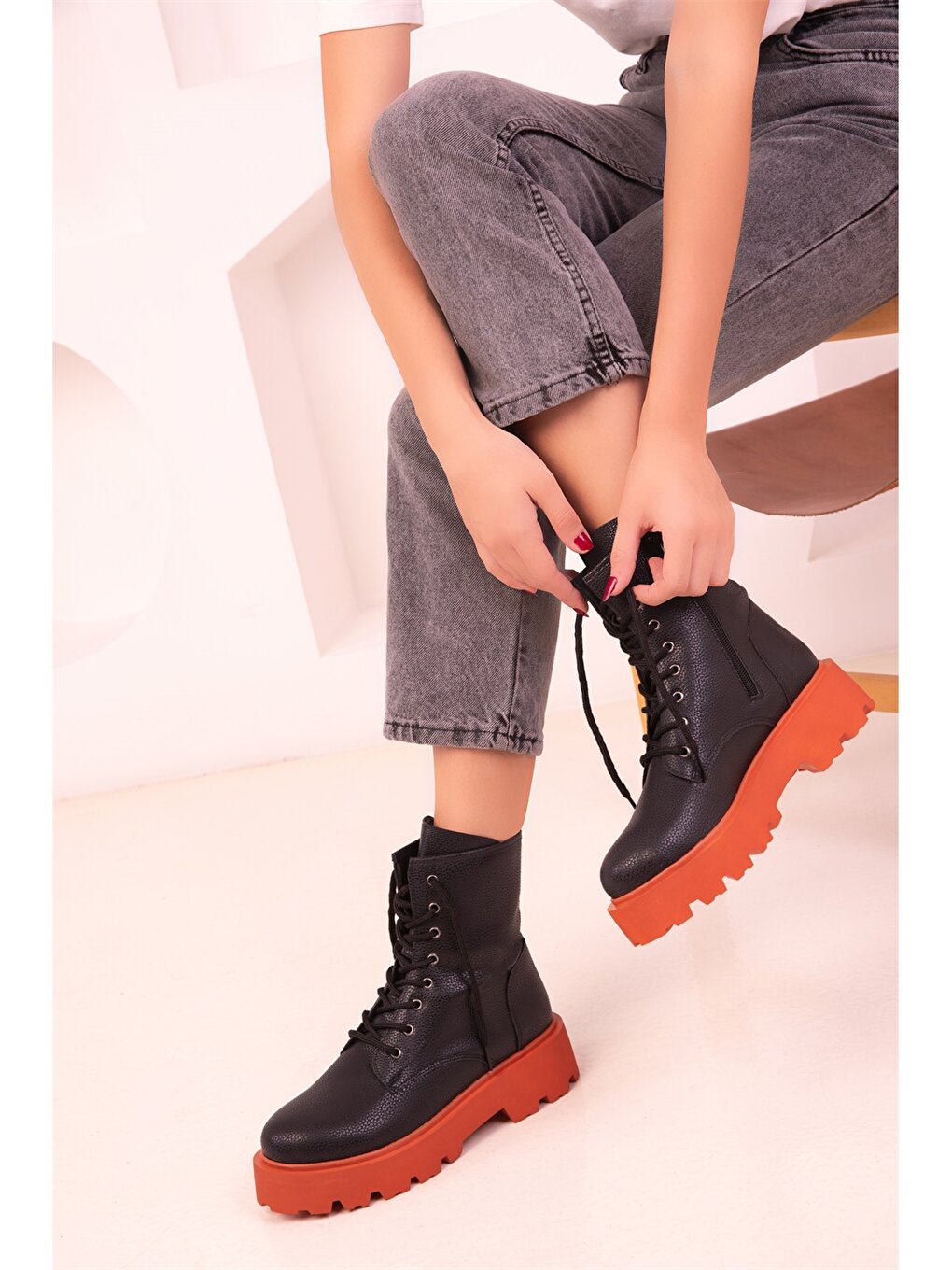 Кожаные женские ботинки с цветовыми блоками Soho Exclusive, смешанный