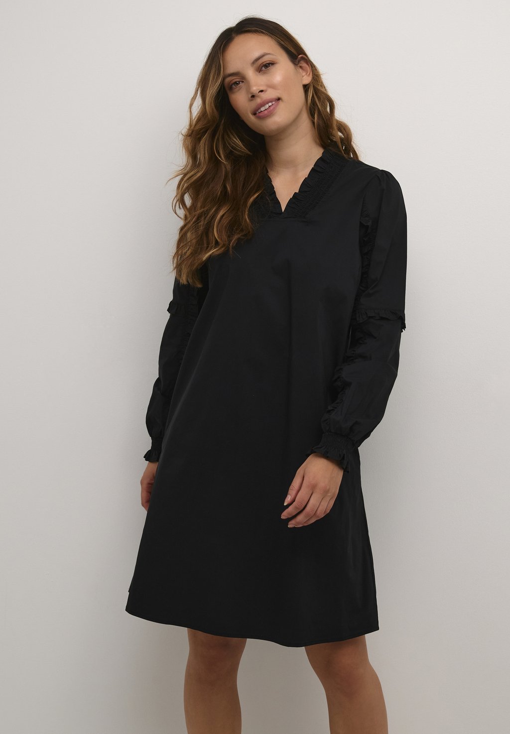 Дневное платье CUANTOINETT SMOCK Culture, цвет black