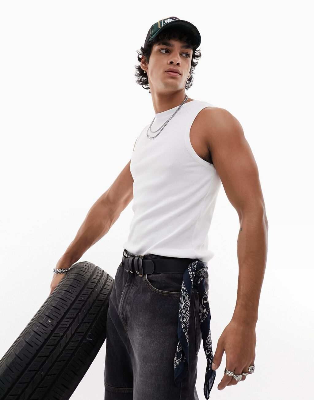 

Белый жилет в рубчик ASOS DESIGN