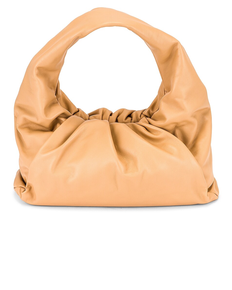 

Сумка-хобо Bottega Veneta Small Shoulder, цвет Almond & Gold
