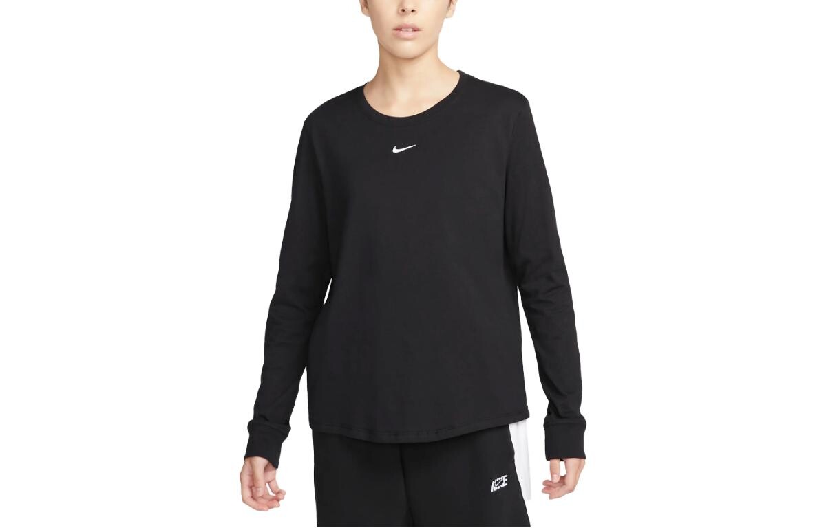 

Футболка женская черная Nike
