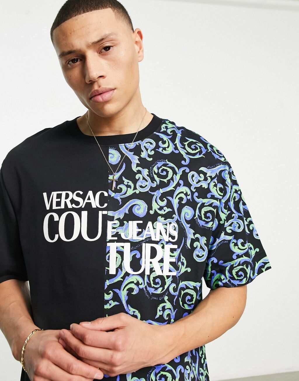 

Черная футболка оверсайз с принтом Versace Jeans Couture, Черный