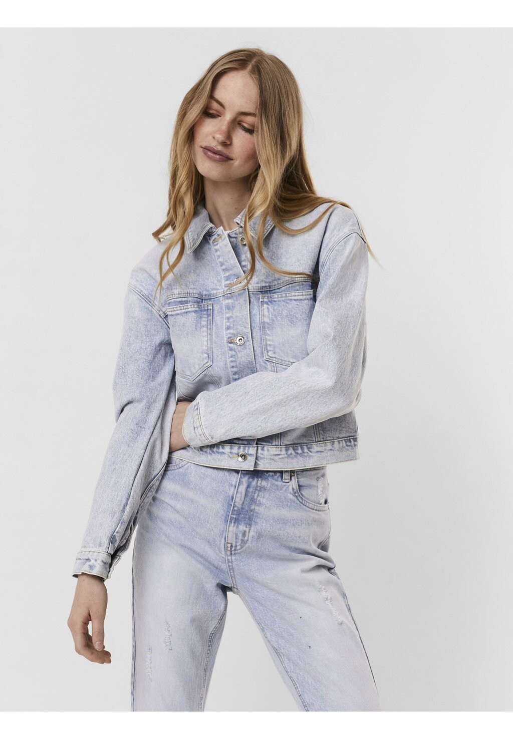 

Джинсовая куртка Vero Moda
