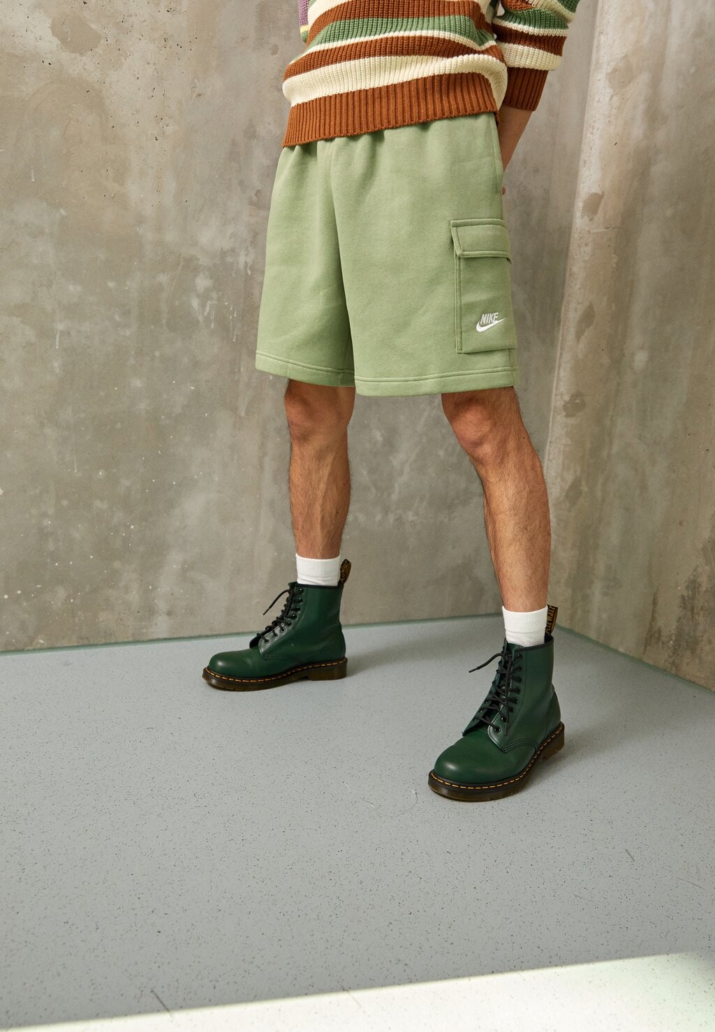 

Брюки спортивные Club Bb Nike, цвет oil green/white