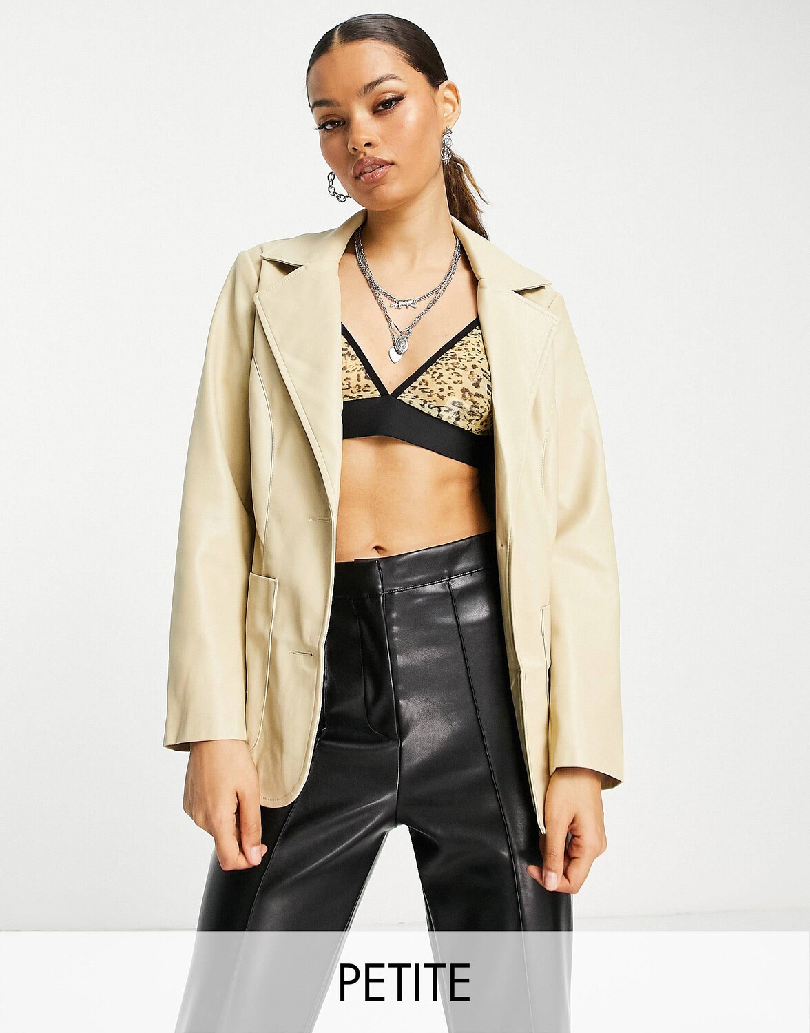 

Коричневый приталенный пиджак из искусственной кожи Topshop Petite
