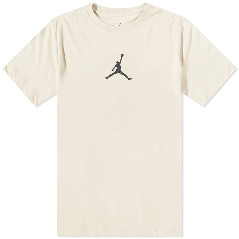 

Футболка Air Jordan Small Jumpman Chest Logo Tee