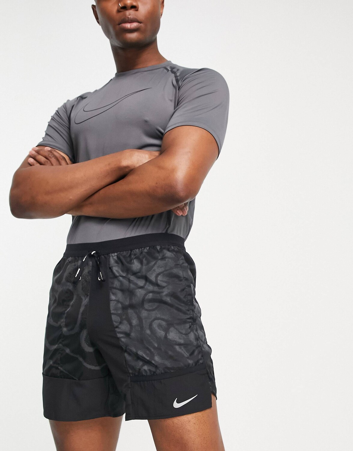 

Черные шорты Nike Running Wild Run Stride Dri-FIT 7 дюймов