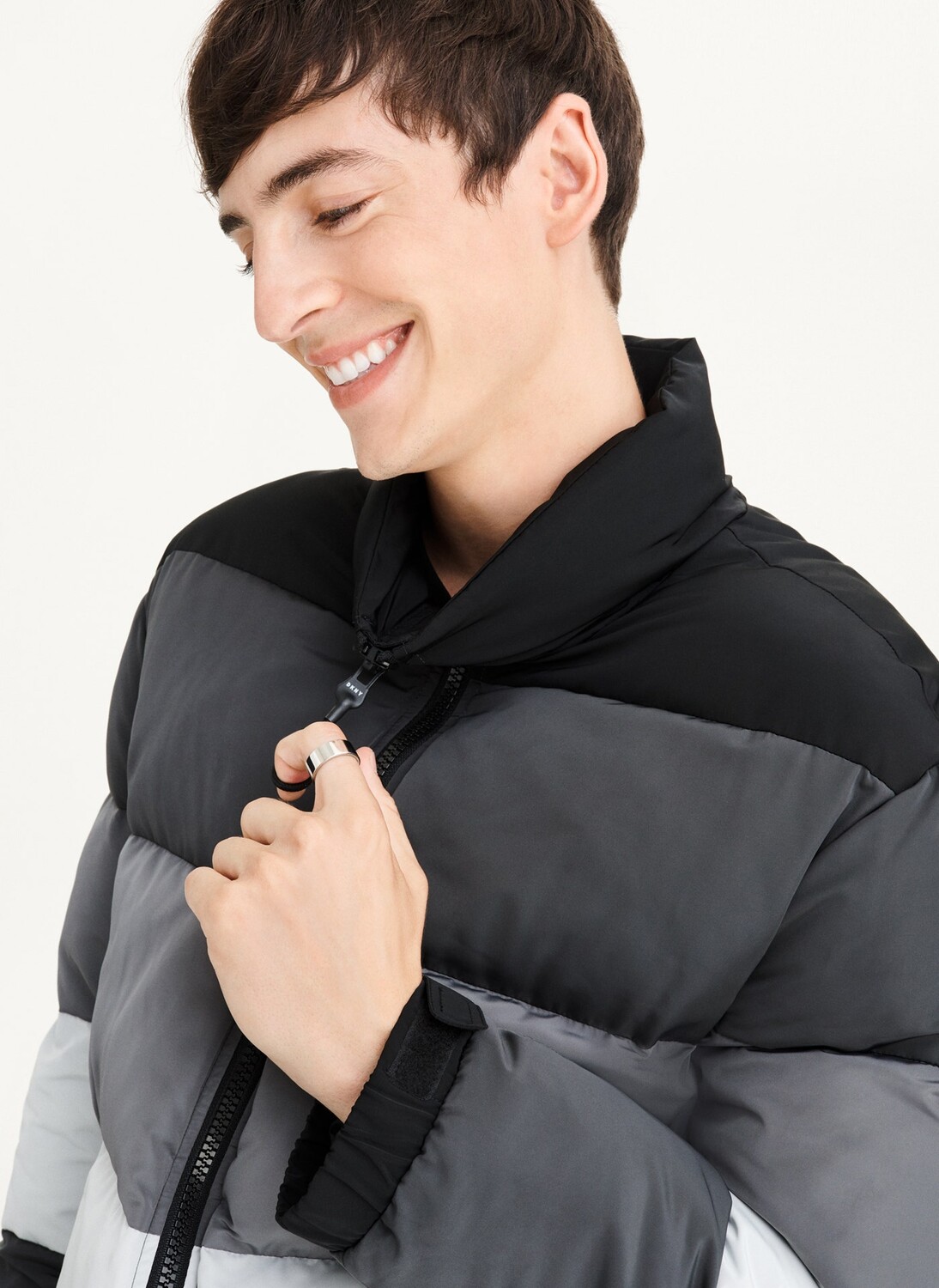 

Куртка стеганая полосатая DKNY, Серый