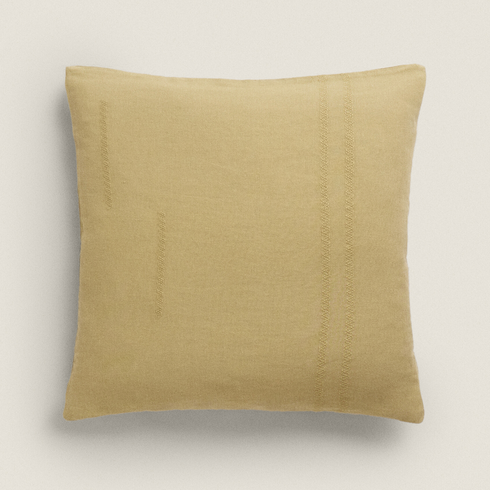 цена Чехол для подушки Zara Home Embroidered Linen, зеленый