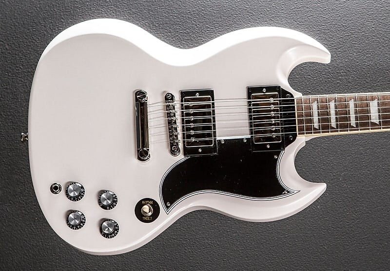 

Les Paul SG Standard 1961 года — выдержанный классический белый Epiphone Les Paul SG Standard -