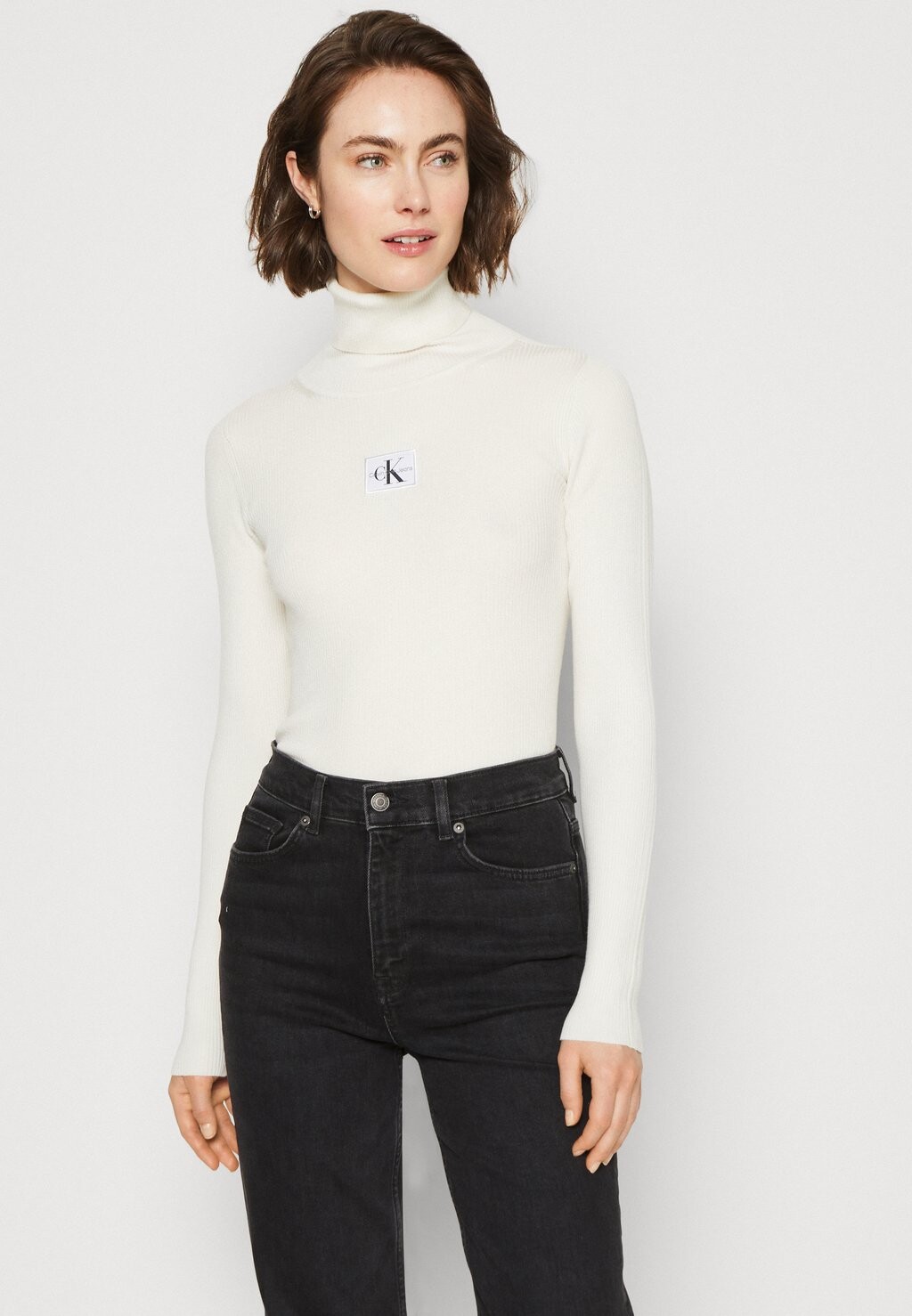 

Джемпер СВИТЕР С РУЧНЫМ ВЫРЕЗОМ BADGE Calvin Klein Jeans, слоновая кость
