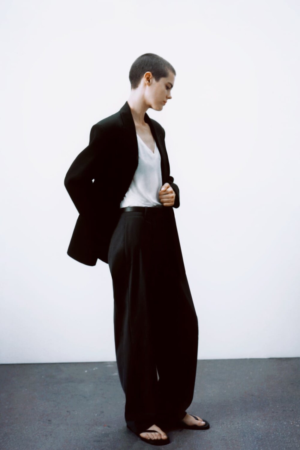 

Топ с v-образным вырезом ZARA, белый