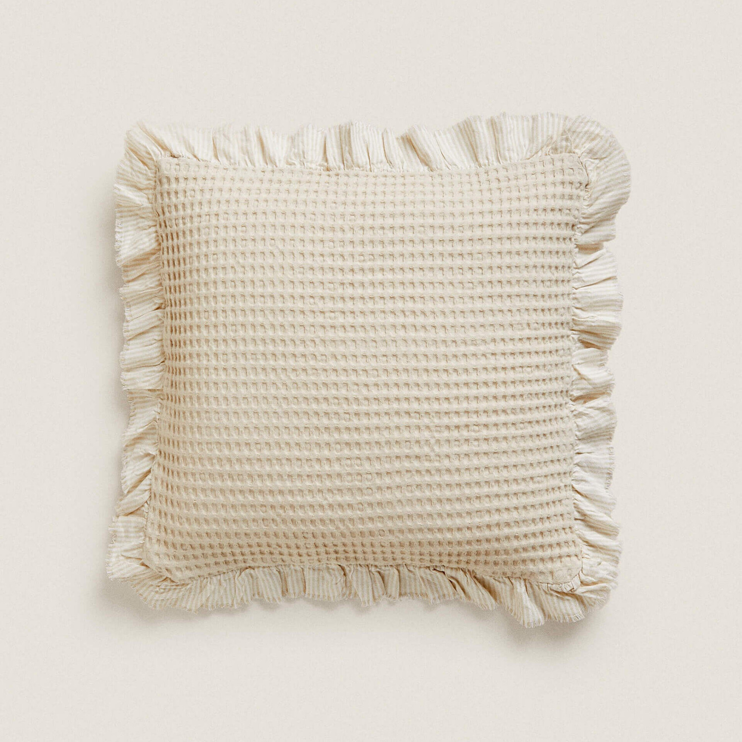 

Чехол на подушку Zara Home Waffle-Knit, экрю