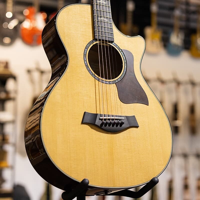 

Гитара Taylor 612ce 12-Fret V-Class Grand Concert с роскошным жестким футляром