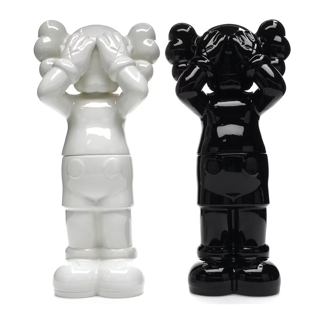 Набор фигурок Kaws Holiday UK Ceramic Containers Set (edition Of 1000), белый/черный цена и фото