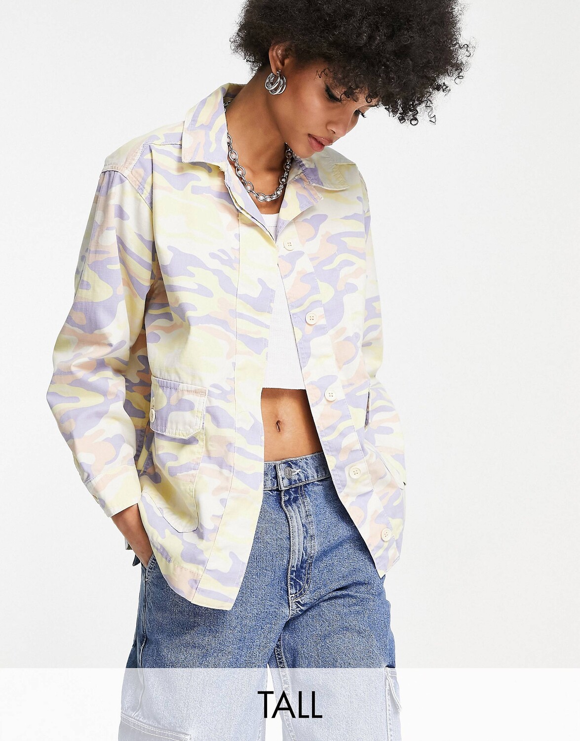 

Легкая объемная куртка Topshop Tall с пастельным камуфляжным принтом, Серый