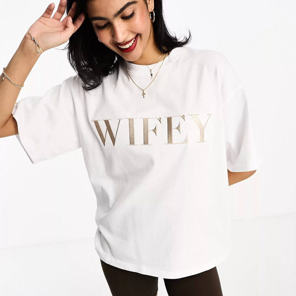 

Футболка женская Six Stories Wifey Statement, белый