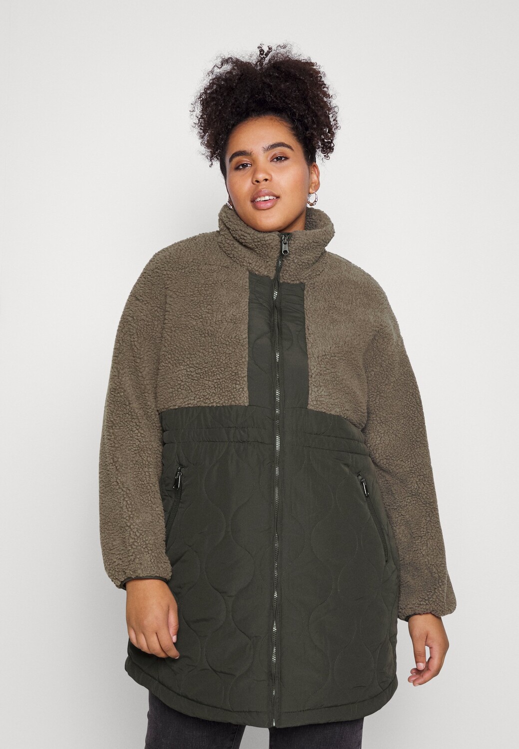 

Пальто классическое Vero Moda Curve, темно-зеленый