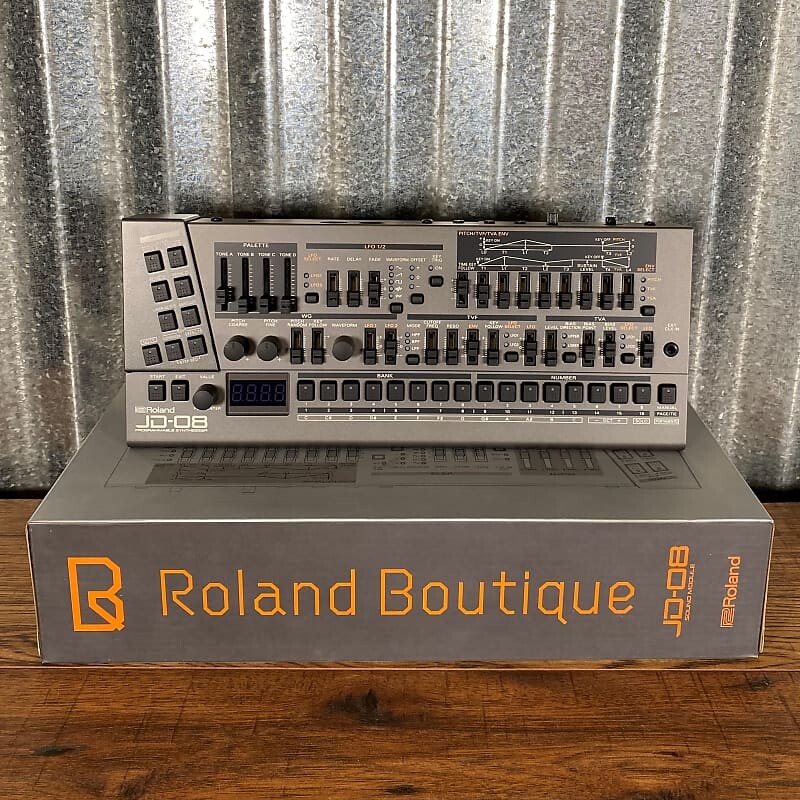 

Бутик-синтезатор звукового модуля Roland JD-08