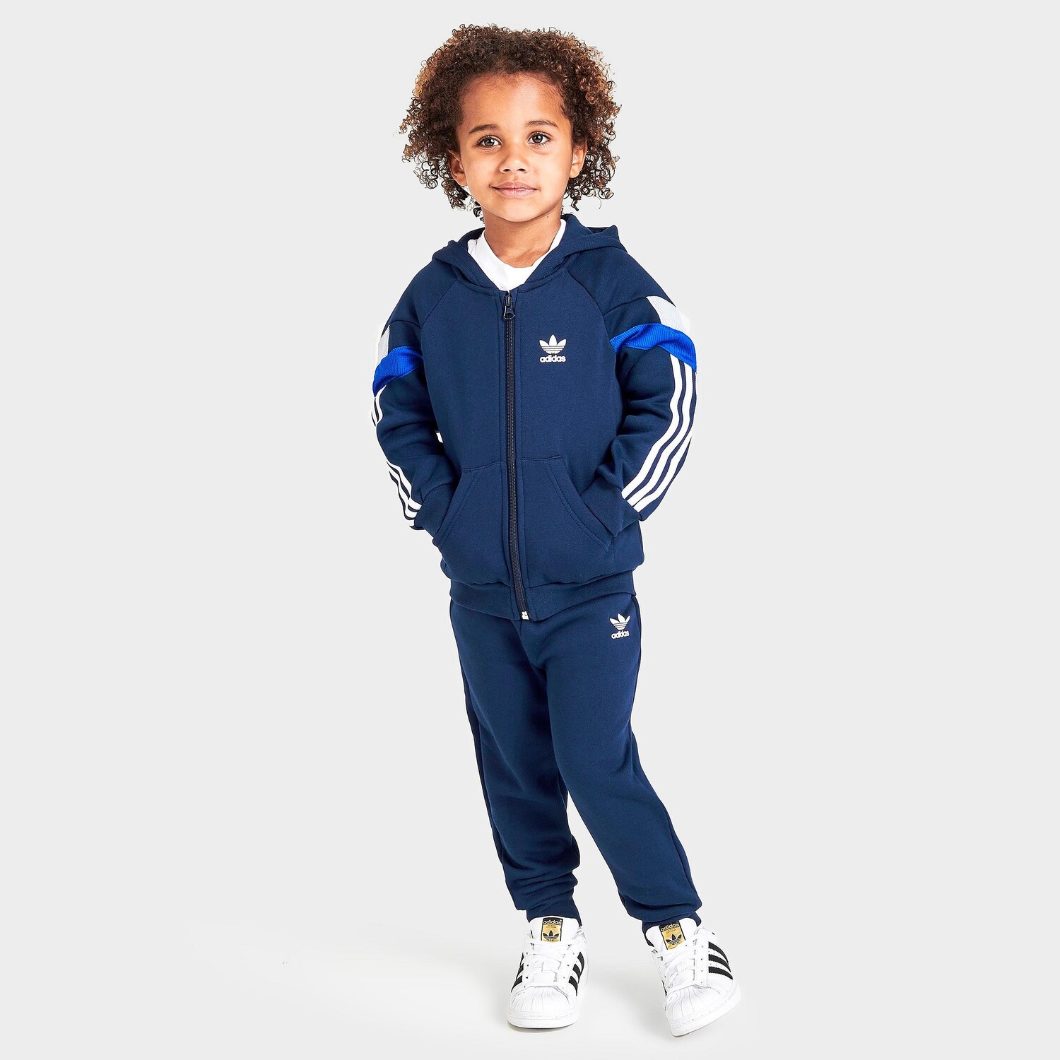 

Комплект adidas Originals с капюшоном и штанами для бега для младенцев и малышей, синий