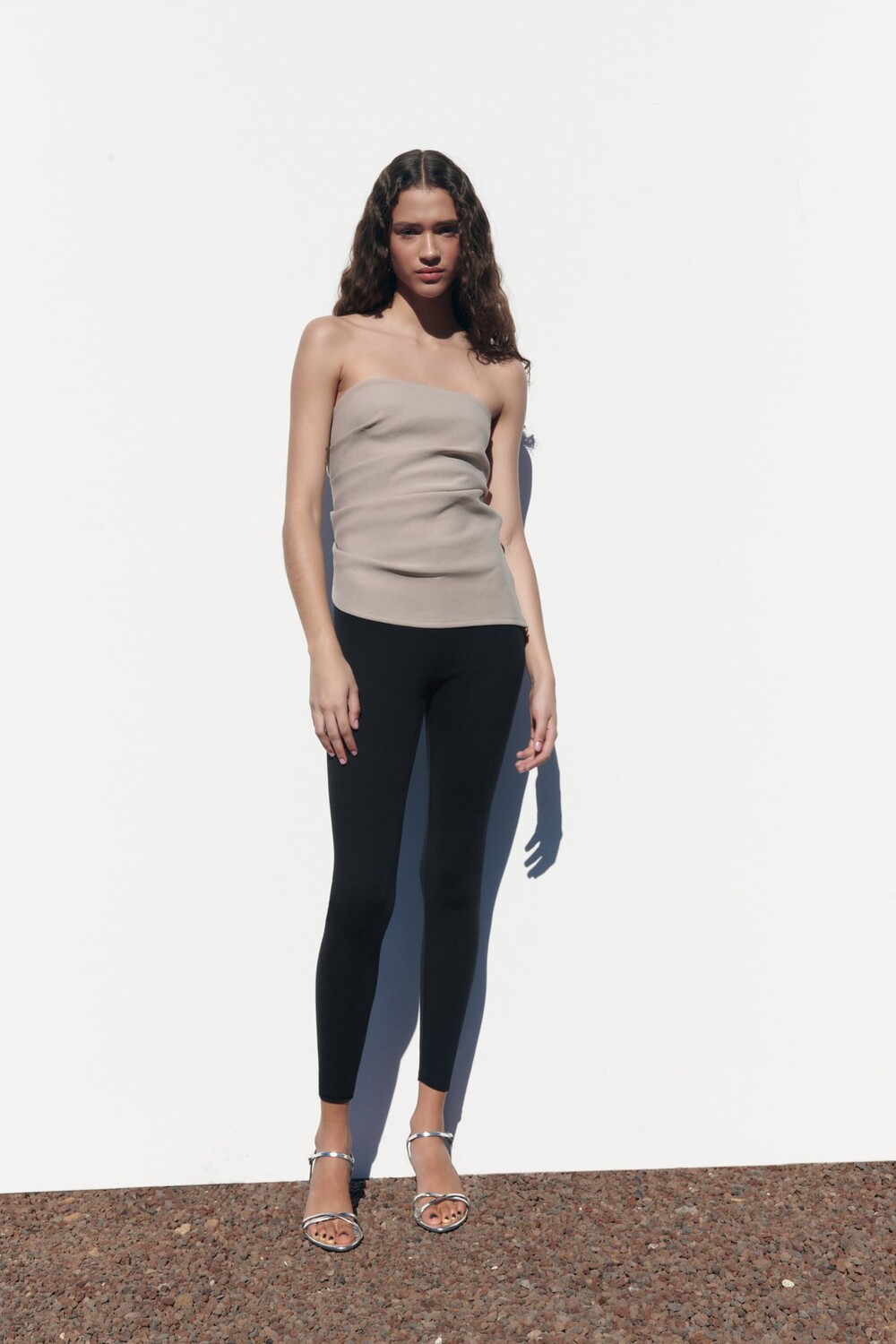 

Топ с открытыми плечами ZARA, камень