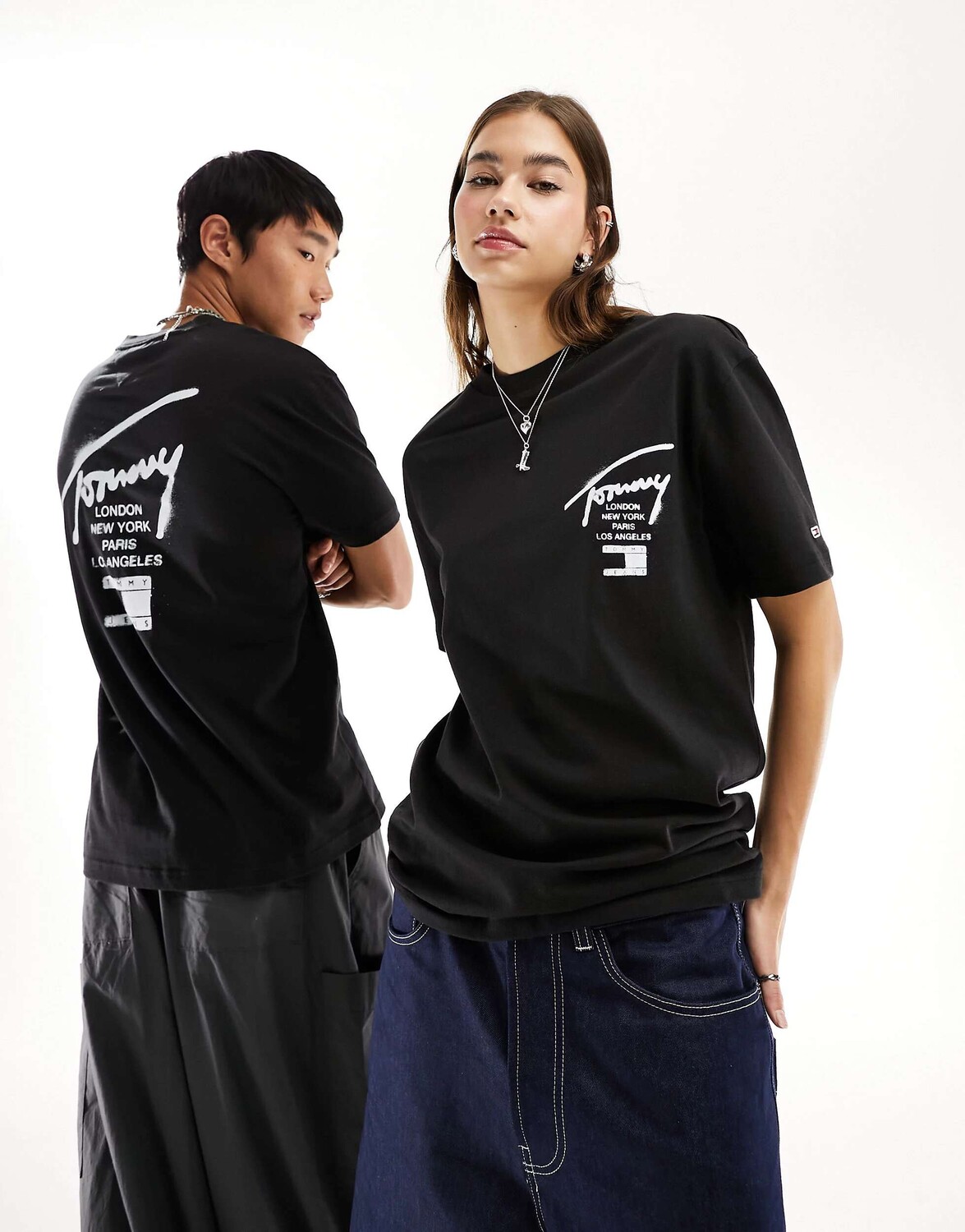 

Классическая фирменная футболка Tommy Jeans черного цвета, Черный