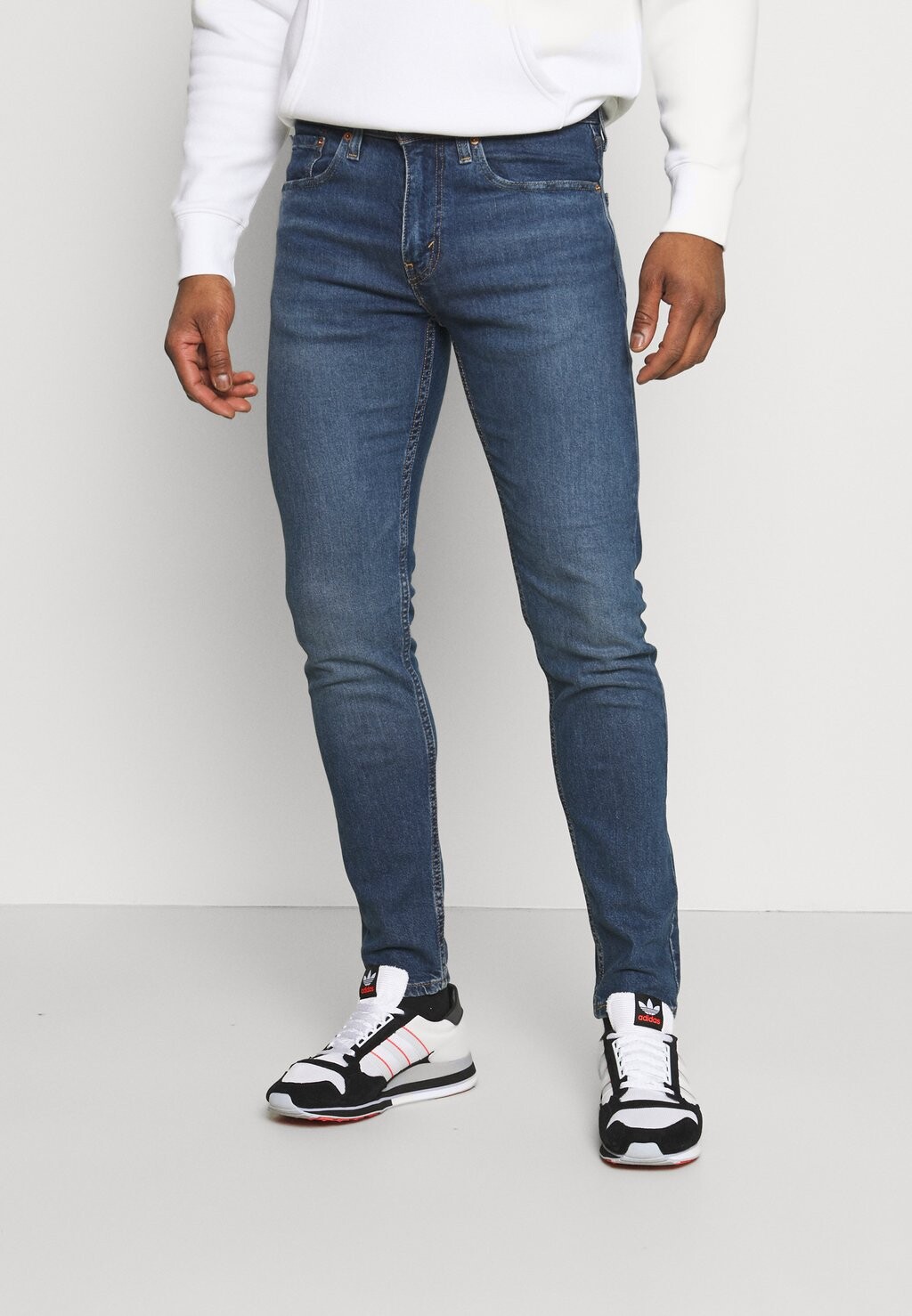 

Зауженные джинсы Levi's