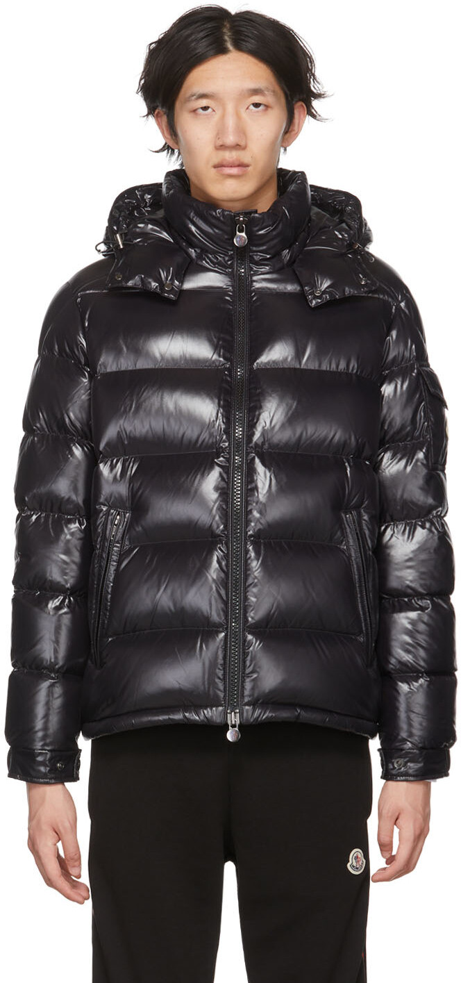 

Черный пуховик Maya Moncler