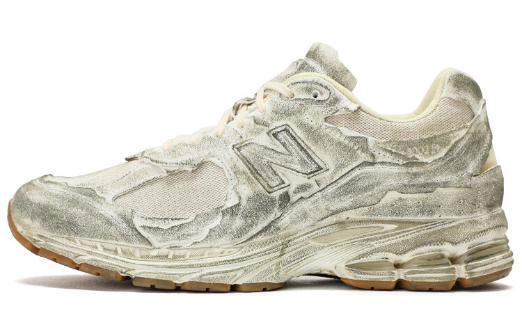 

Кроссовки New Balance 2002R Protection Pack, distressed