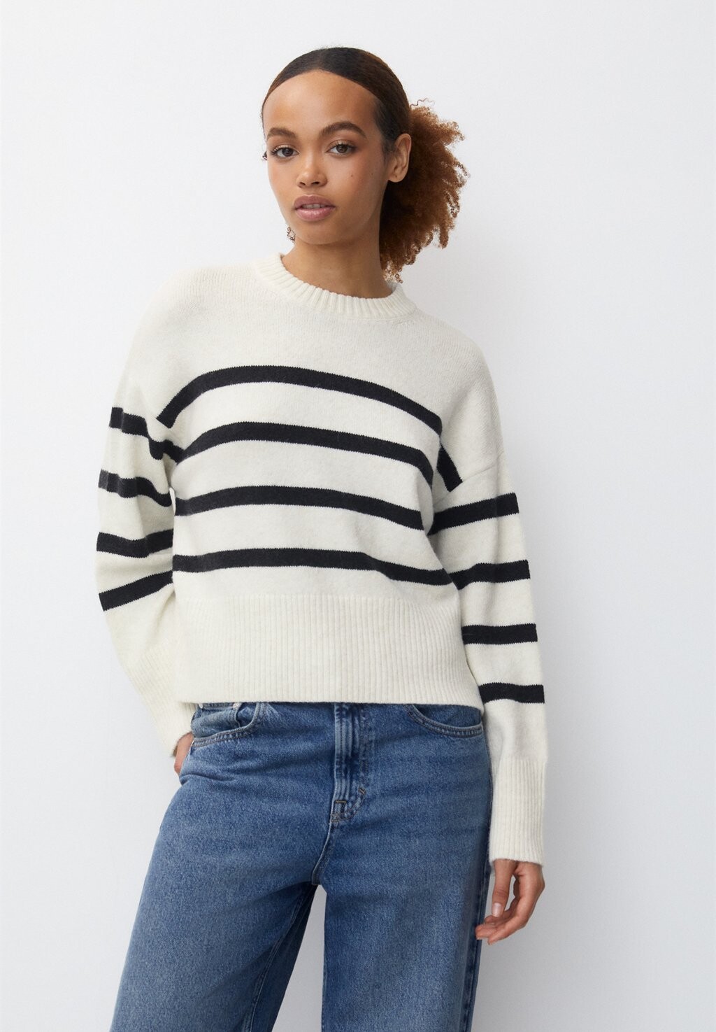 

Свитер Striped Round Neck PULL&BEAR, бежевый