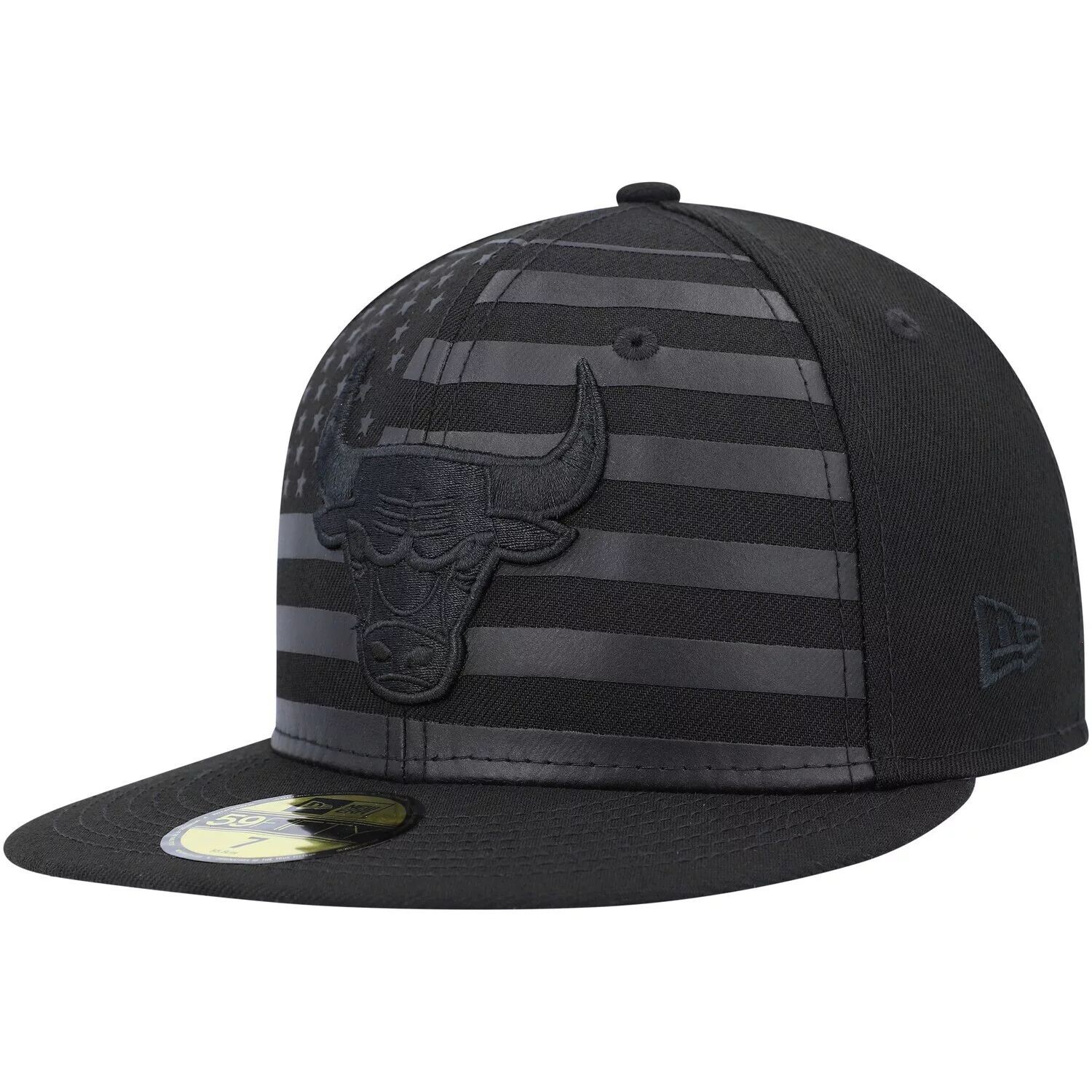 

Мужская приталенная шляпа New Era Chicago Bulls черного цвета с флагом в тон 59FIFTY