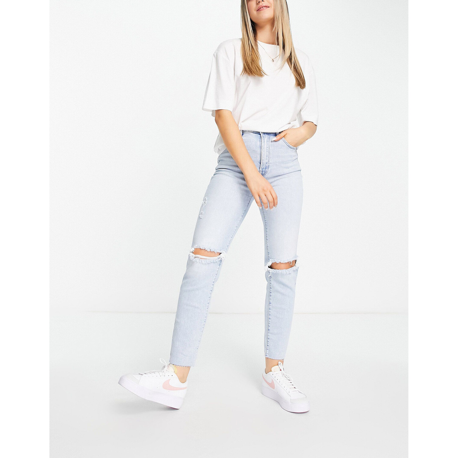 

Джинсы Stradivarius Slim Mom With Stretch And Rip In Vintage, голубой