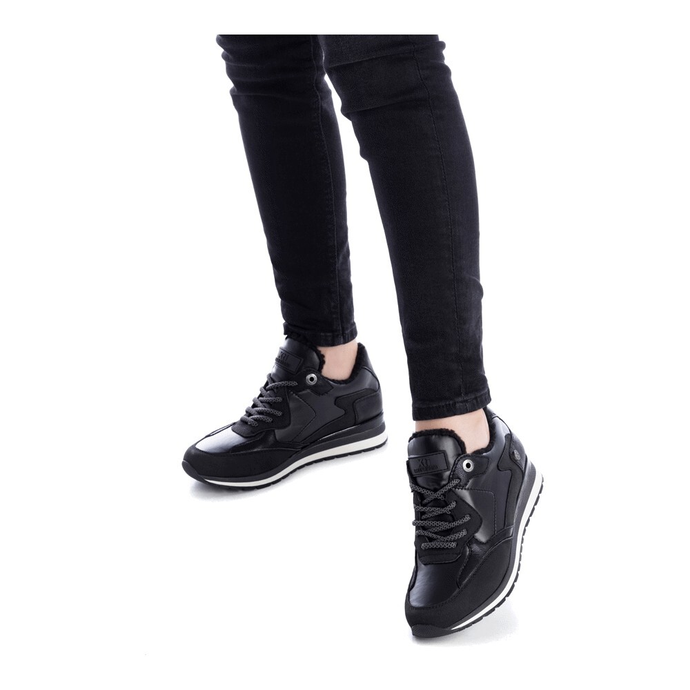 

Кроссовки Xti Zapatillas, черный