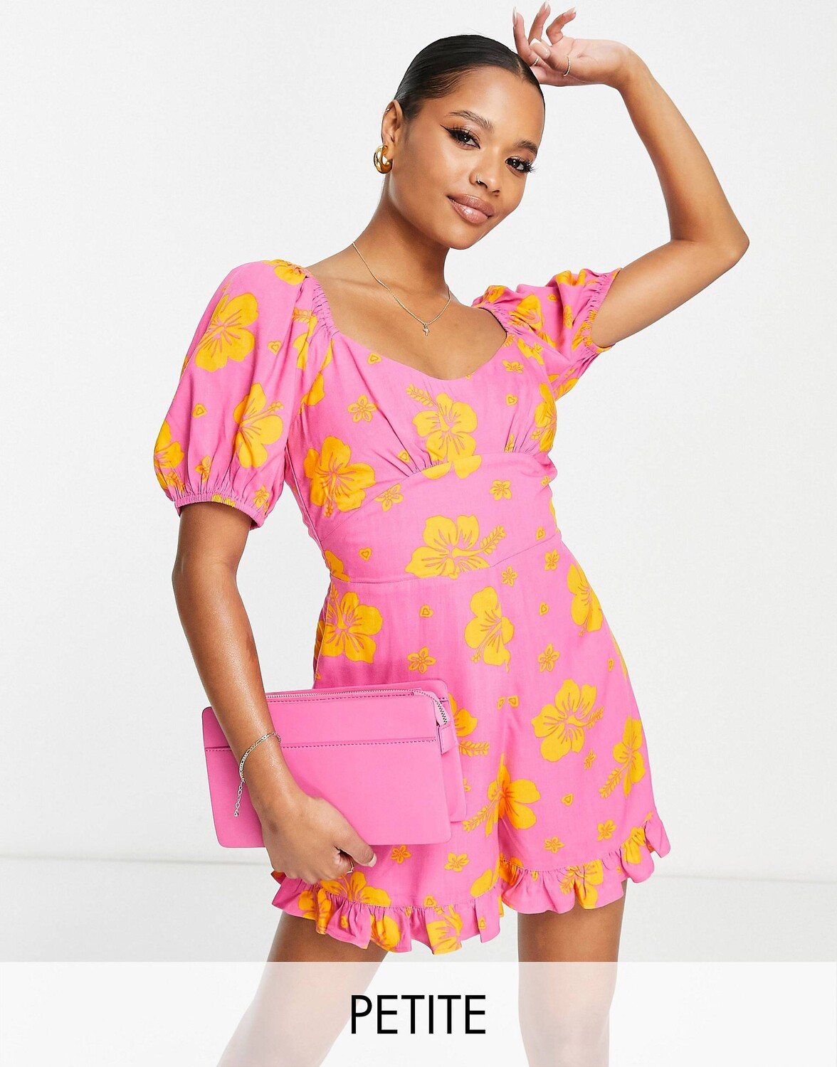 

Розовый комбинезон с тропическим принтом и кружевной спиной Miss Selfridge Petite