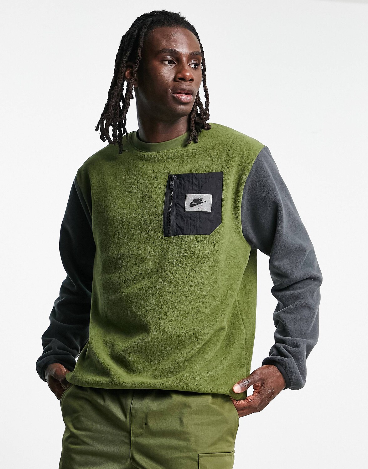 

Зеленый флисовый свитер с цветными блоками Nike Utility Pack