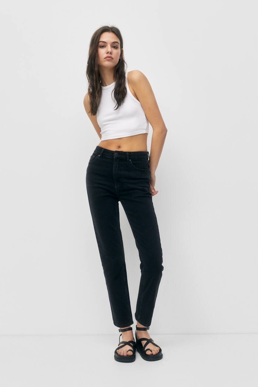 

Узкие джинсы mom fit с завышенной талией Pull&Bear, черный