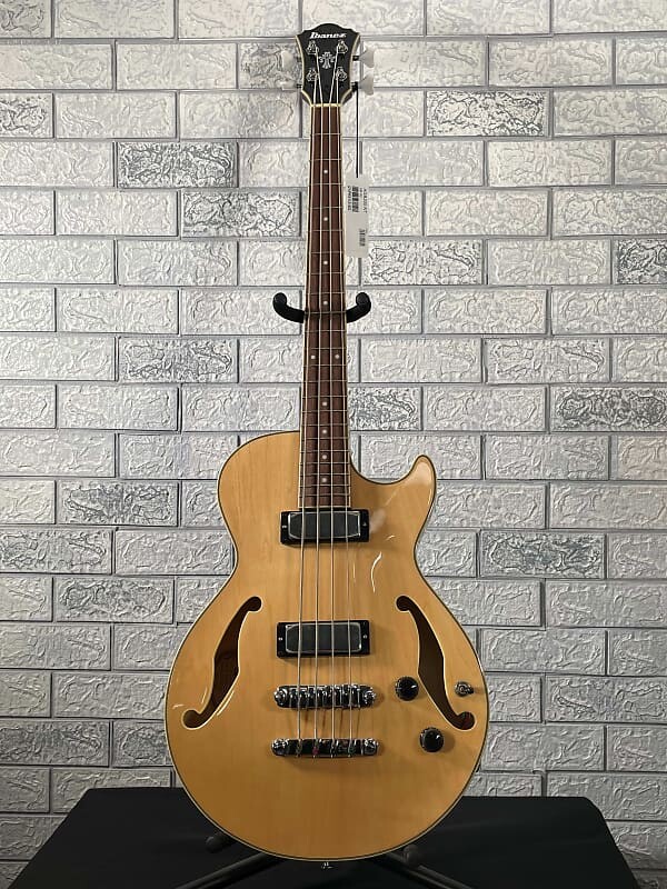 

Полуакустическая бас-гитара Ibanez AGB200-NT