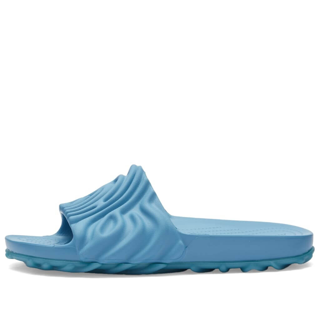 

Шлепанцы Crocs x Salehe Bembury, синий