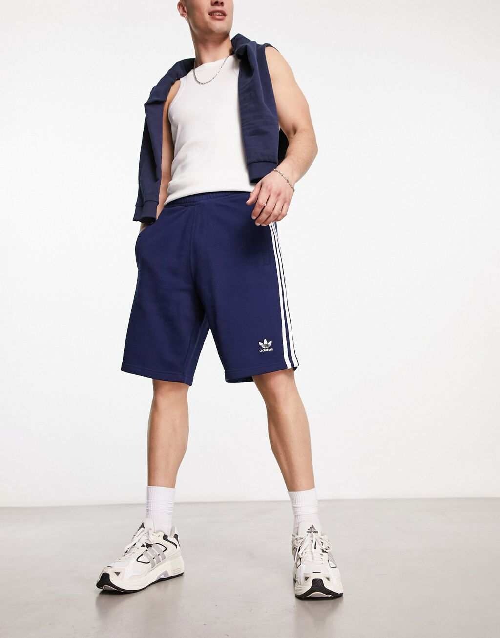

Темно-синие шорты с 3 полосками adidas Originals adicolor classics