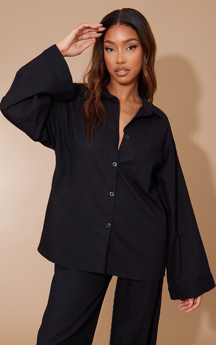 

PrettyLittleThing Черная льняная рубашка большого размера с карманами спереди