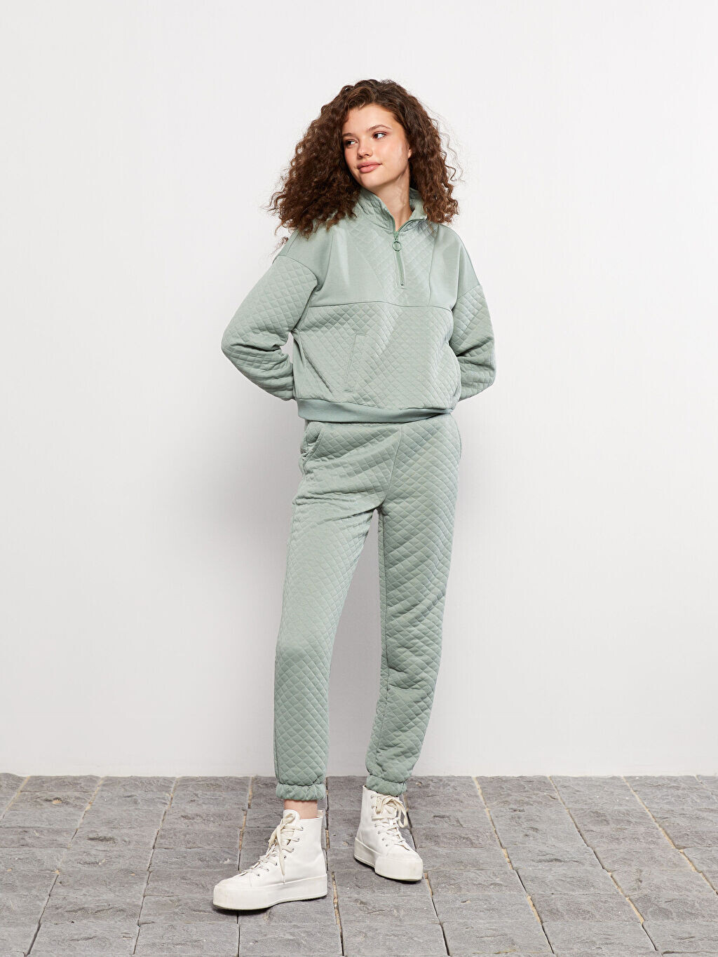 

Женские стеганые спортивные штаны с эластичной резинкой на талии LCW Casual