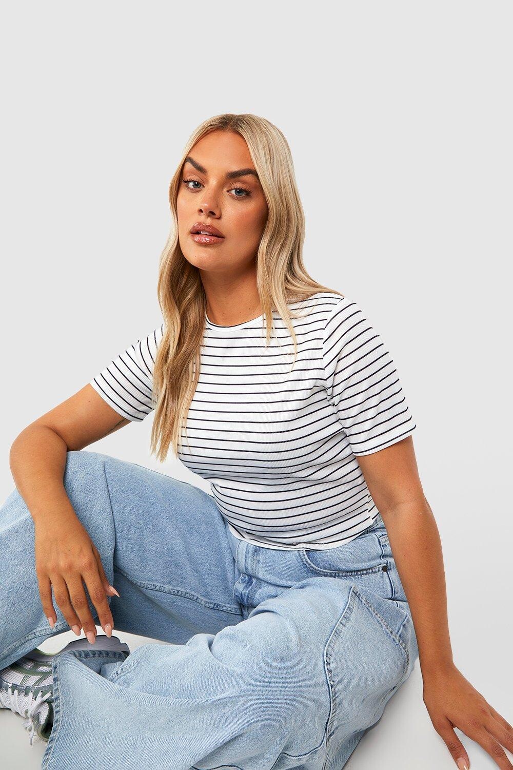 

Футболка прилегающая в тонкую полоску с круглым вырезом plus Boohoo, белый